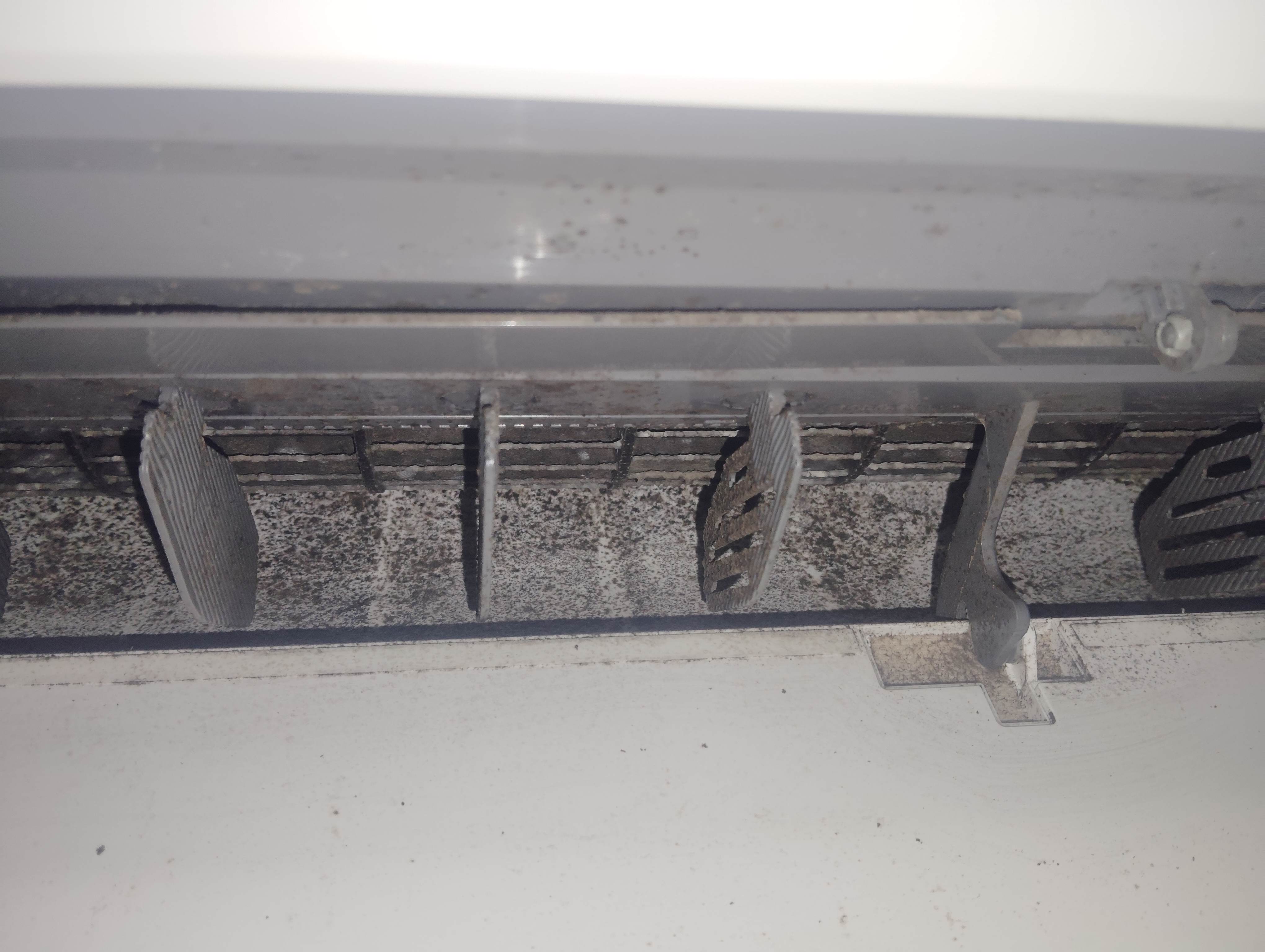 エアコン 洗浄前